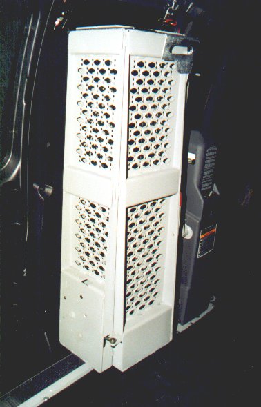 inside4.jpg (44572 bytes)